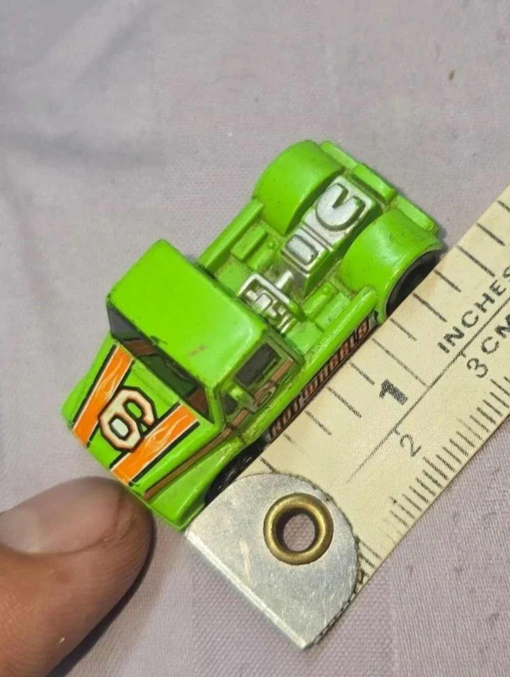 Vintage Mattel 1998 Hot Wheels Planet Micro Semi #6 Green